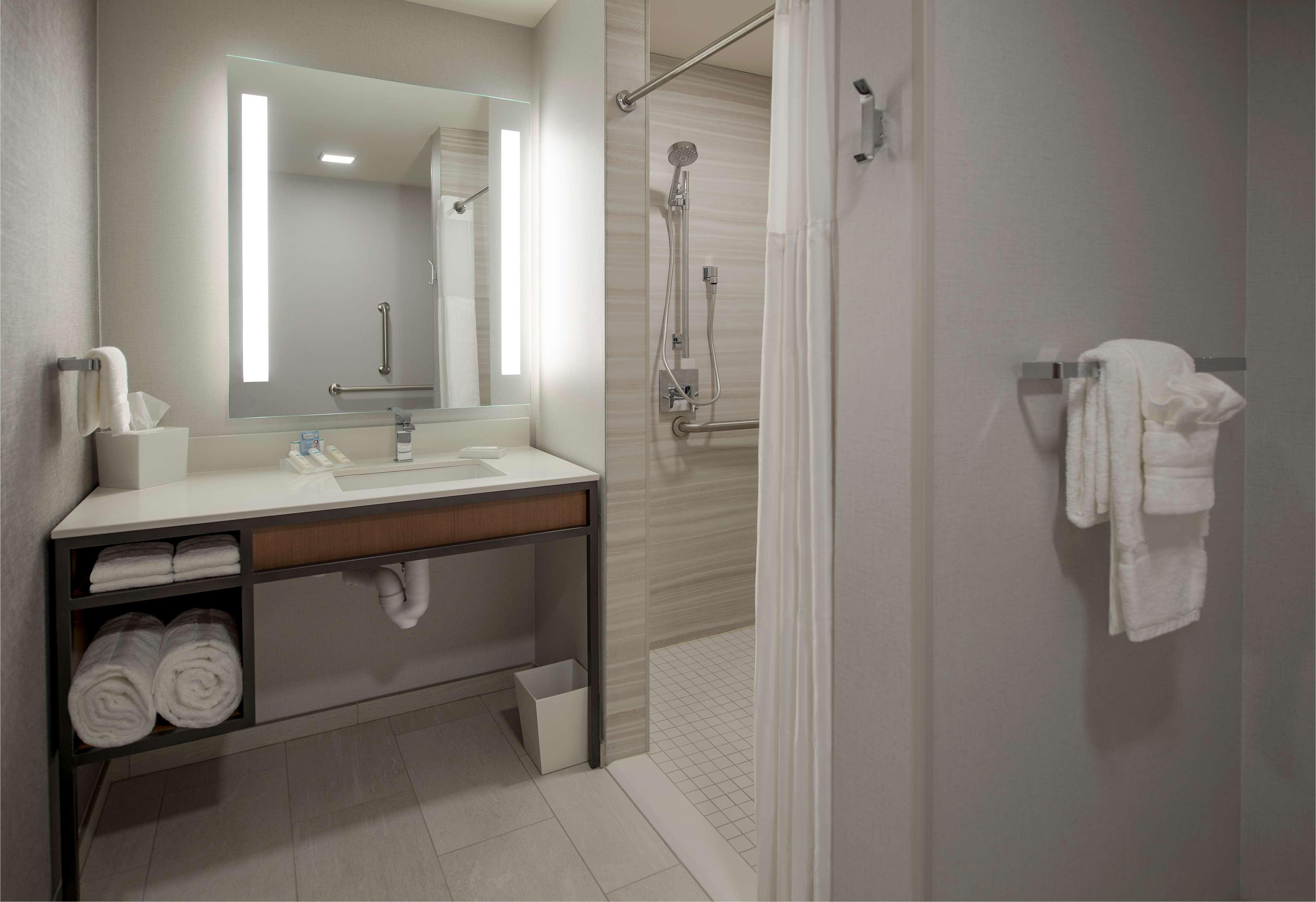 Hotel Doubletree By Hilton Dallas Near The Galleria 3*