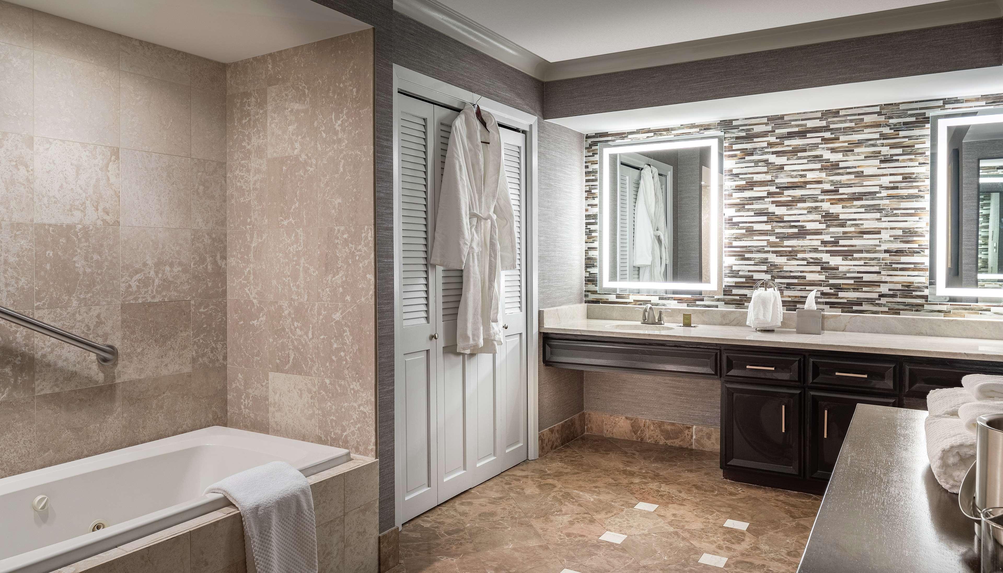 Hotel Doubletree By Hilton Dallas Near The Galleria