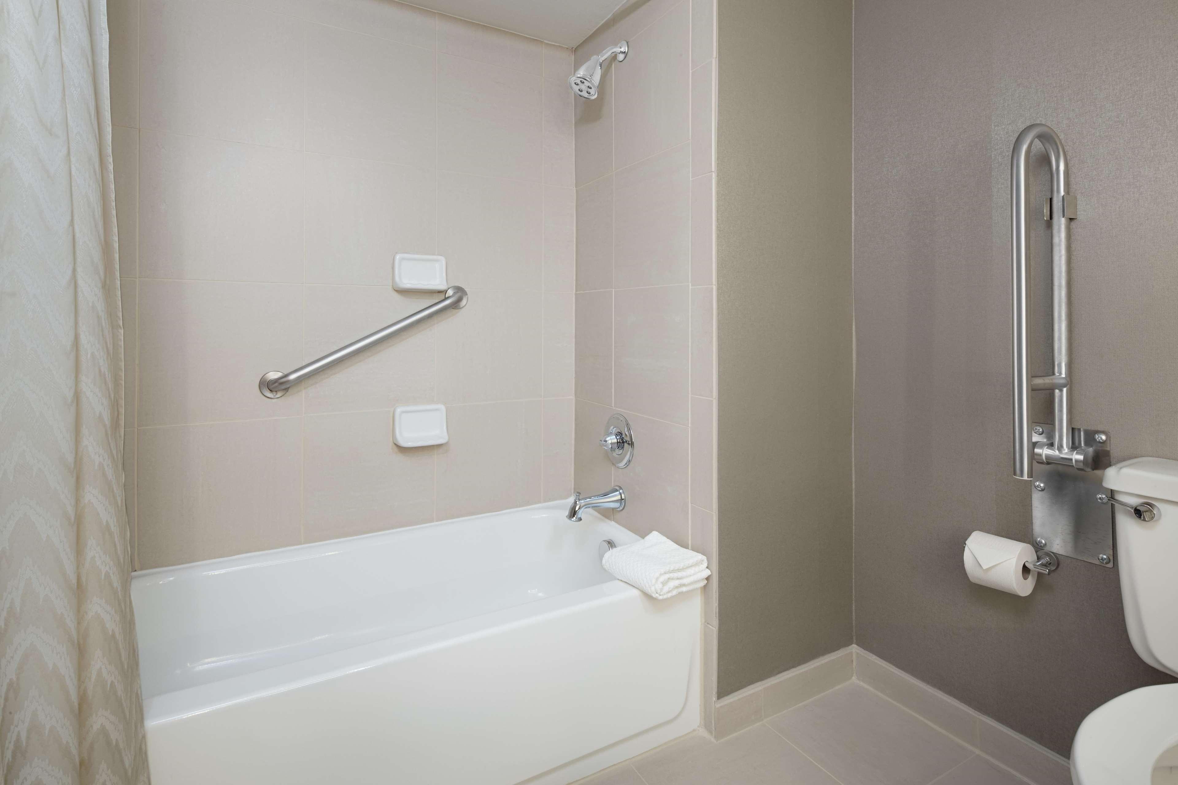 Doubletree By Hilton Dallas Near The Galleria 3* Addison